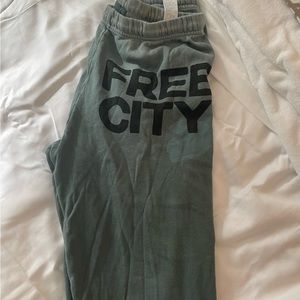 Free City Light/Faded Green Sweatpants